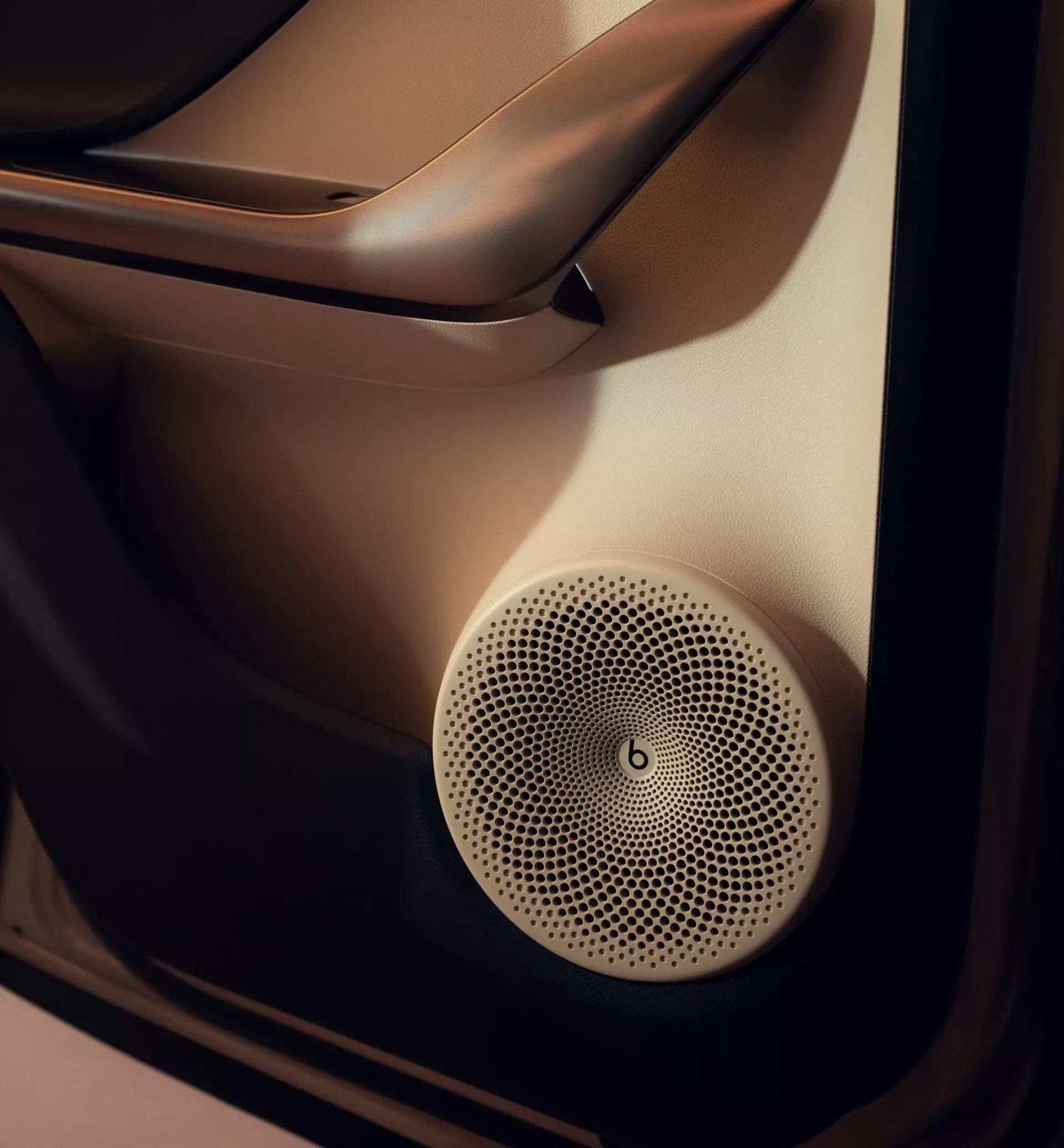 Plongez dans une expérience sonore exceptionnelle avec le système audio Beats®.