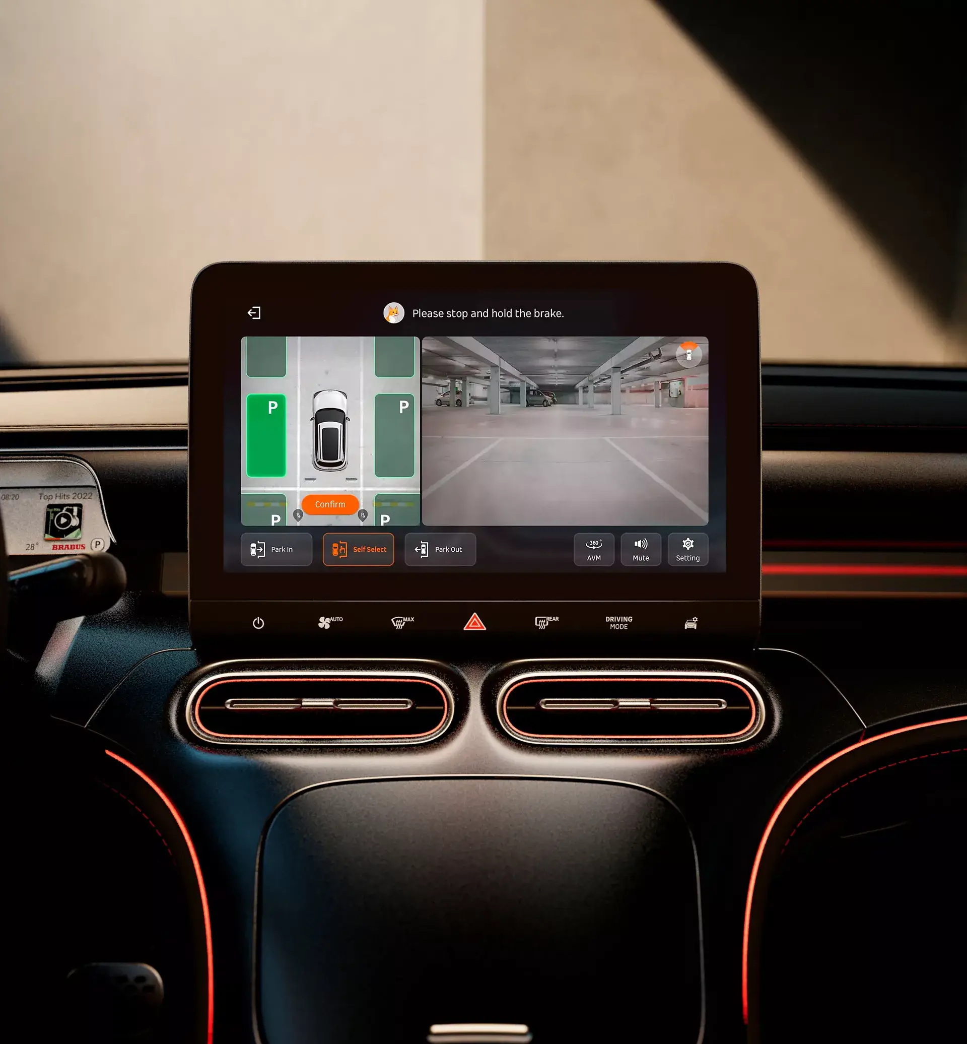 Simplifiez le stationnement avec l'aide au stationnement automatique.